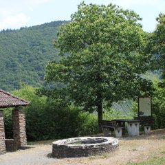 Gelände der Röm. Wasserleitung mit Infotafeln